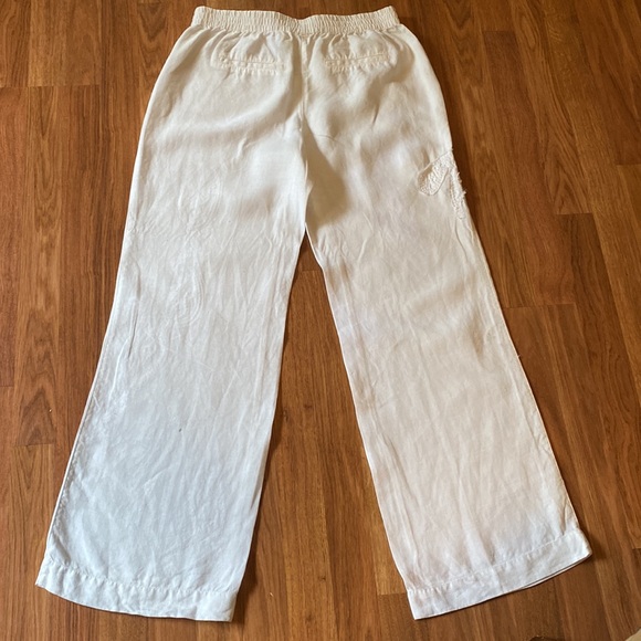 Embroidered white chicos pants. Ladies size 0, straight leg, elastic waist. - Picture 6 of 7